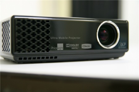 LG projektor HS102
