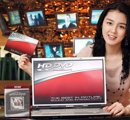 Samsung M55 HD-DVD vypalovačkou
